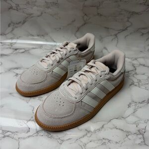 Women’s Adidas Breaknet Sleek JQ8268 US Size 5,5